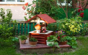 how to make a small garden look bigger