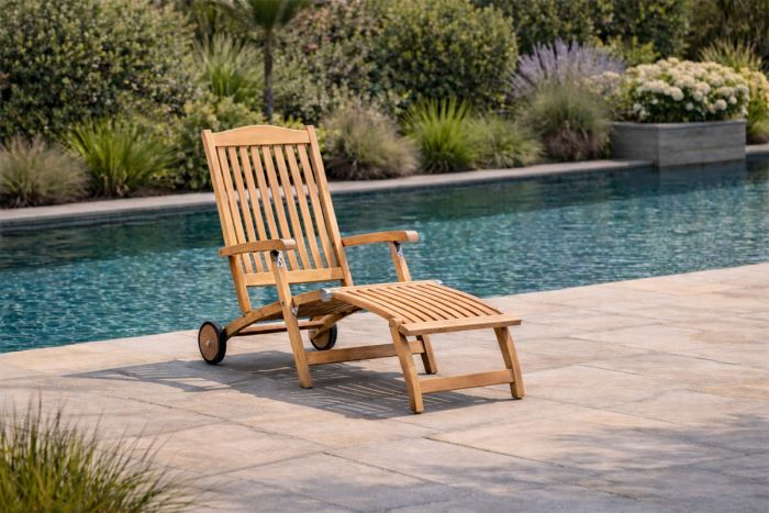 Teak steamer reclining chair with wheels